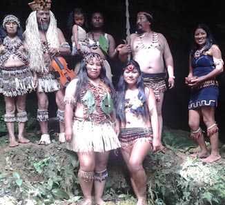Indios Quijos amazzonia ecuador